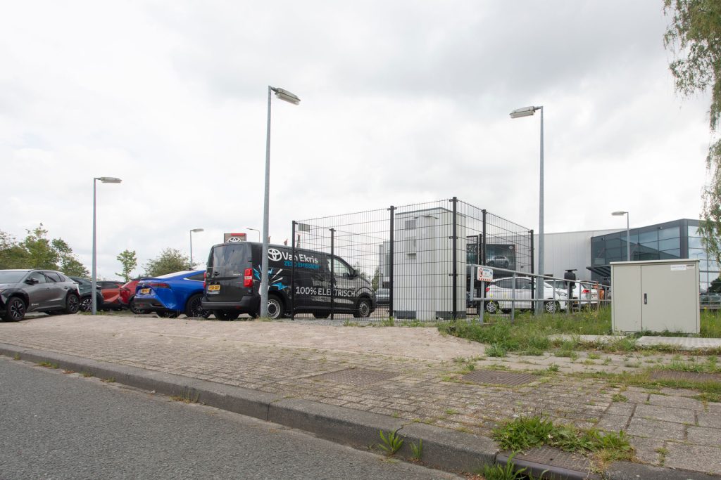 Toyota-dealer Van Ekris zet batterijopslag in tegen netcongestie bij drie vestigingen